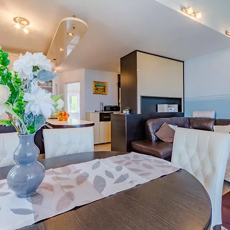 Splendid View Apartment *